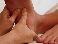 วิธีการนวดและกดจุดฝ่าเท้า รักษาโรคเบื้องต้นด้วยตัวเอง