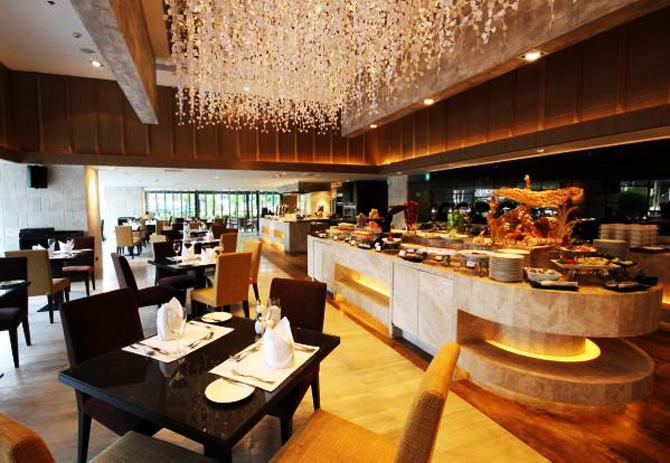 ǹŴ:- ˹ǹͤ  ͧùҹҪҵѹ Ѫ (One Ratchada World Restaurant) çù  ا෾ ٹ (Grand Mercure Fortune Bangkok)